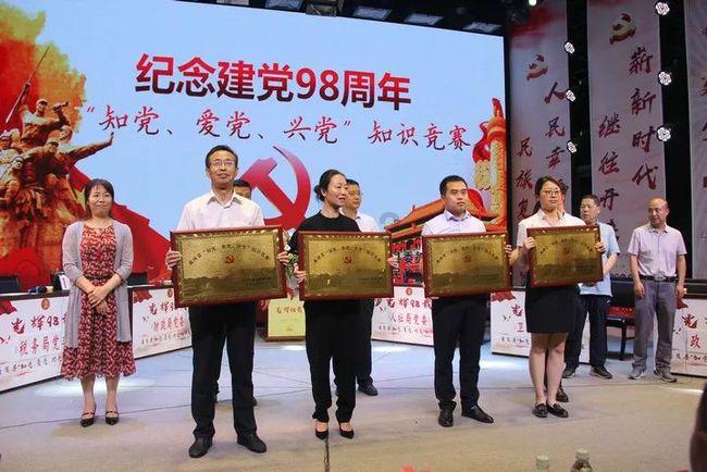 《在暴雪时分》预约人数突破300万，吴磊赵今麦点燃冬季观剧热潮